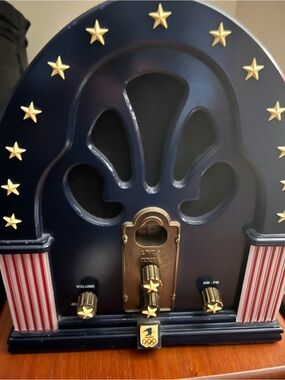 Vintage-Thomas Pacconi Classic Cathedral Style Radio Decor - Navy & Gold Stars